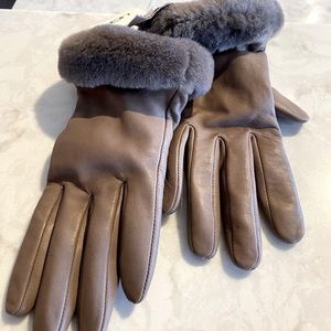 BNWT UGG Leather Gloves. Size L
